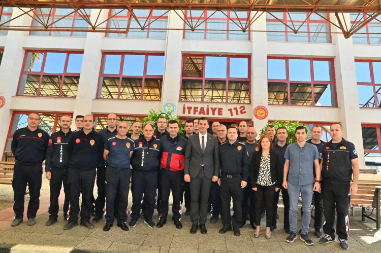 Manisa Büyükşehir Belediye Başkanı Zeyrek, Bayramda Görev Yapacak Büyükşehir Çalışanlarıyla Bayramlaştı